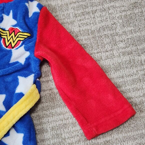 DC Comics Wonder Woman girl's plush robe with hood size S - Picture 8 of 12